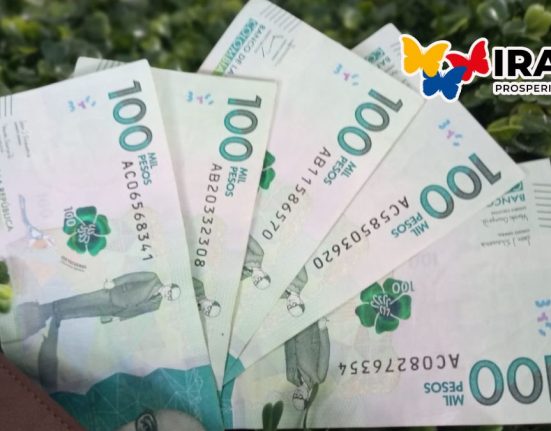 Imagen con dinero en pesos colombianos IRACA para Comunidades Indígenas y Afrocolombianas Ampliara Cobertura e Inversión.