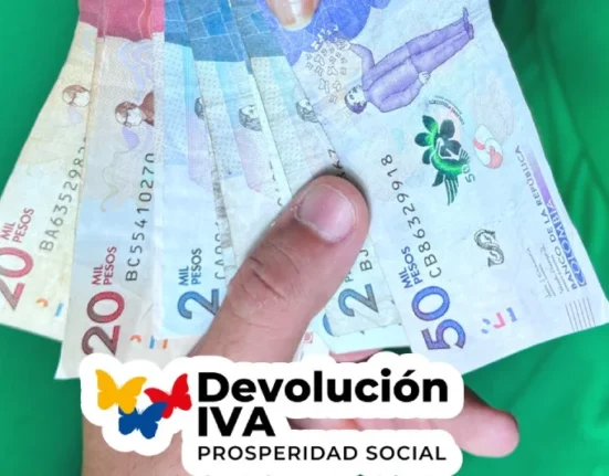 Contiene pesos colombianos y el logo del IVA