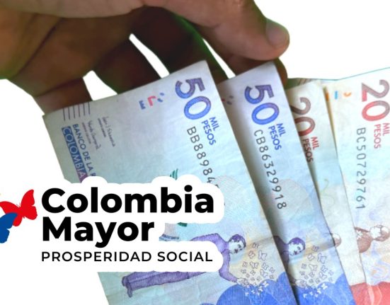 Contiene el logo de Colombia Mayor, Dinero en pesos Colombianos y una mano