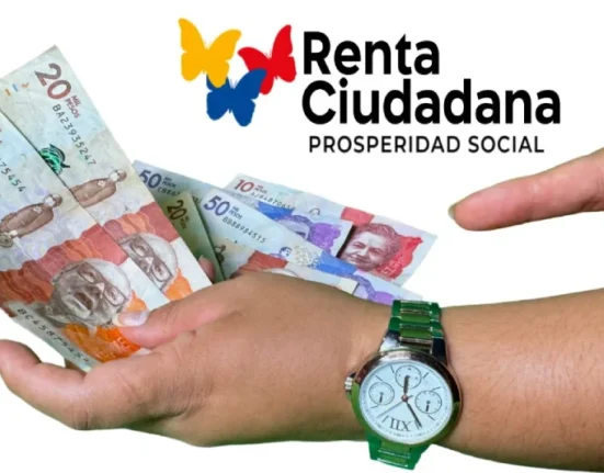 Imagen con manos mostrando dinero colombiano Beneficiarios Pendientes por Firmar el Acta